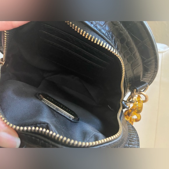 Madison West, NWOT Black Faux Croc Round Crossbody Purse Acrylic Tortoise Chain - Picture 7 of 12